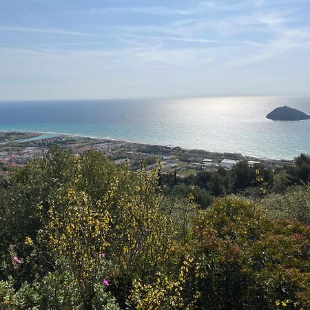 Ines Rivieraholiday Albenga Exterior photo