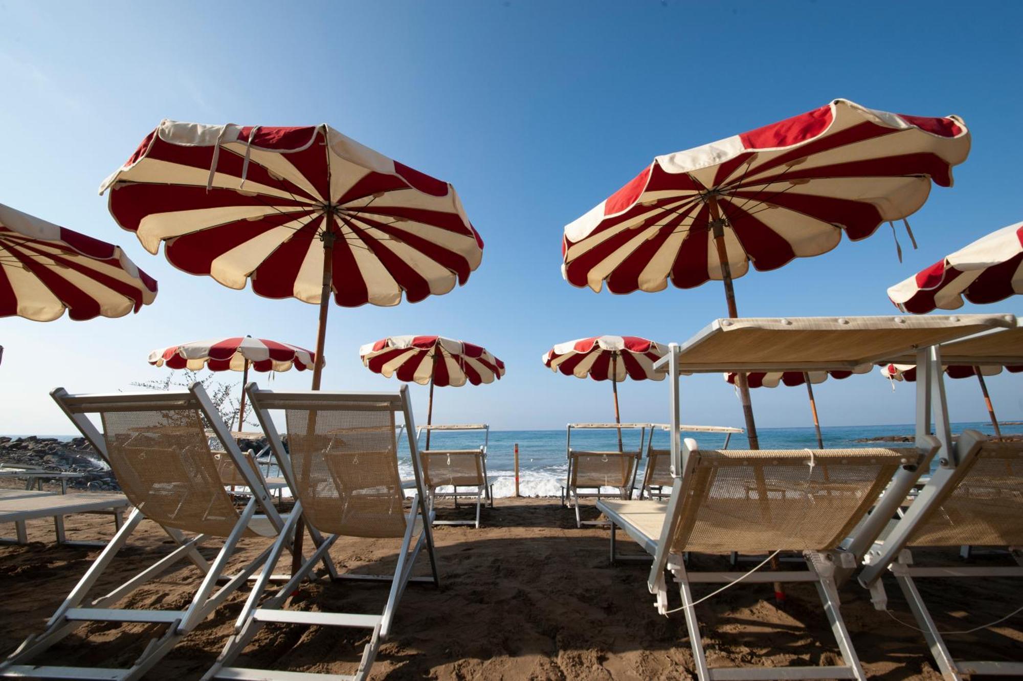 Ines Rivieraholiday Albenga Exterior photo