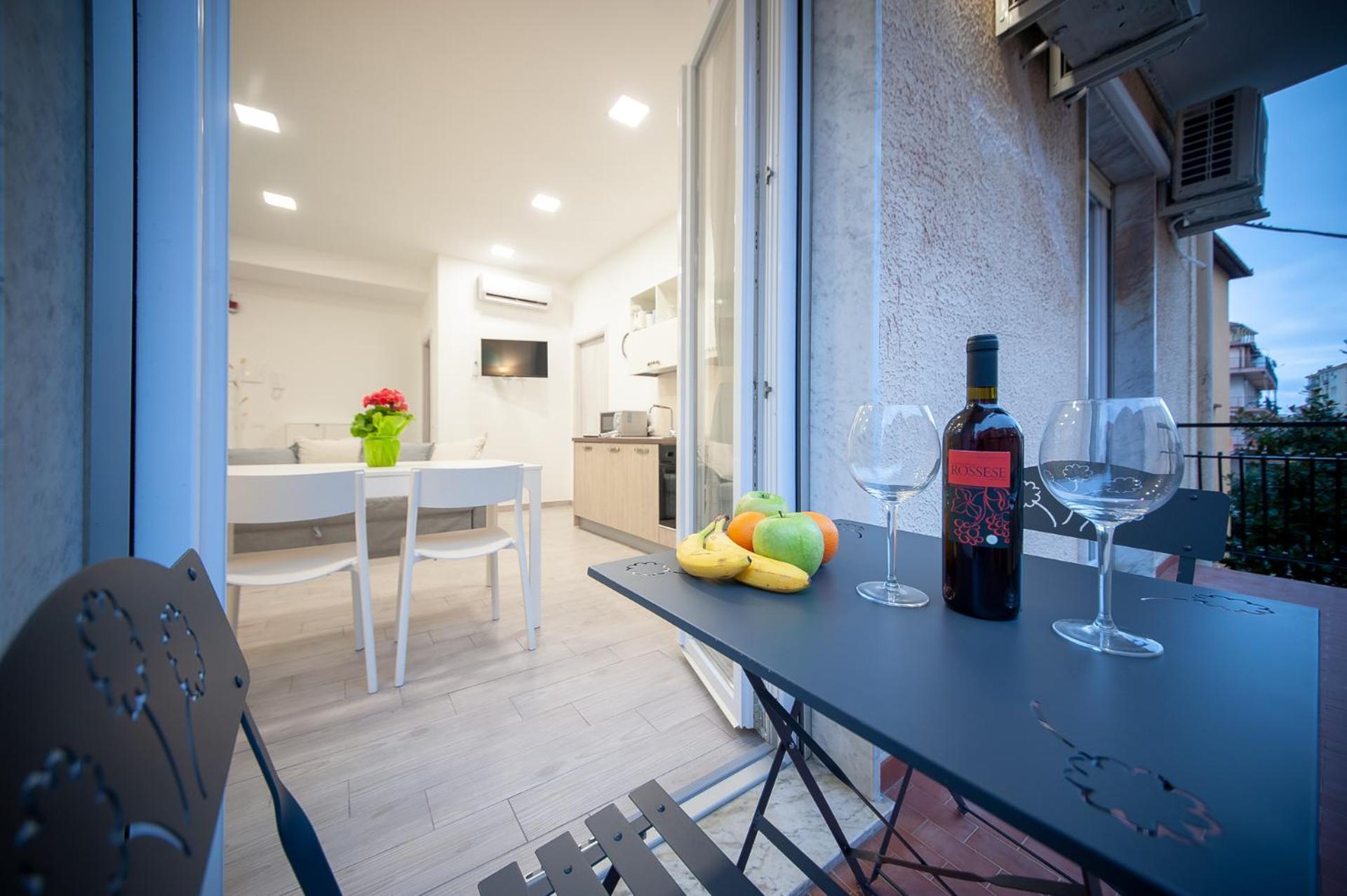 Ines Rivieraholiday Albenga Exterior photo