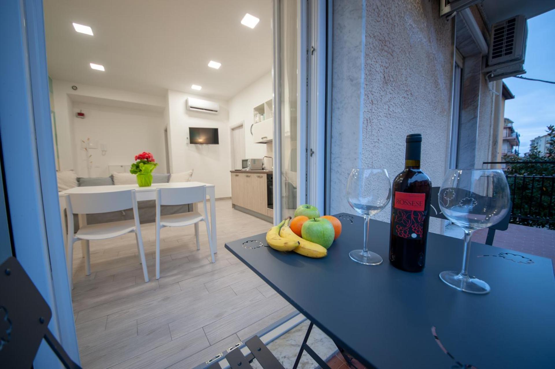 Ines Rivieraholiday Albenga Exterior photo