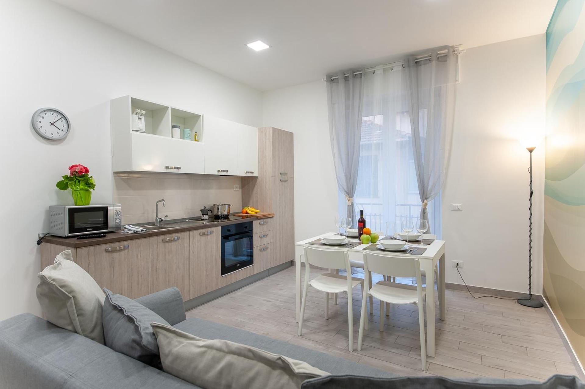 Ines Rivieraholiday Albenga Exterior photo