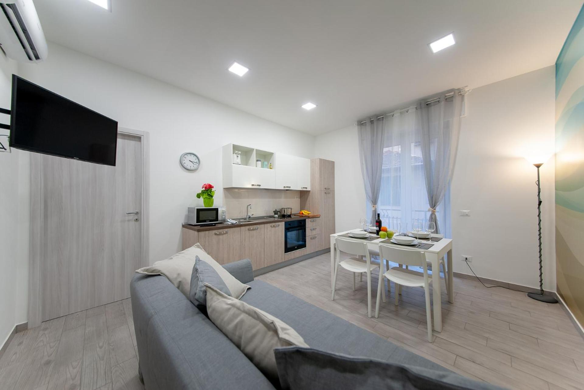 Ines Rivieraholiday Albenga Exterior photo